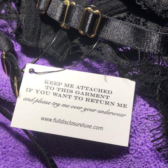 Pretty wild bandits sexy and sensual lingerie - Picture 15 of 15